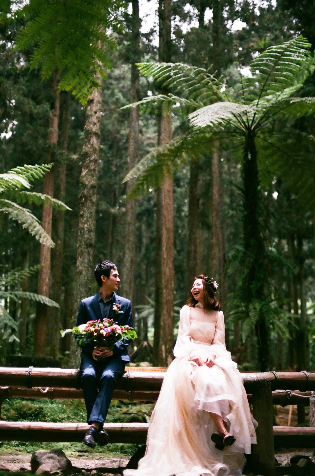 王竫 photographer - 底片婚紗 台中自主婚紗 / 八田伴伴 手作禮服婚物所 - 台中婚紗禮服工作室