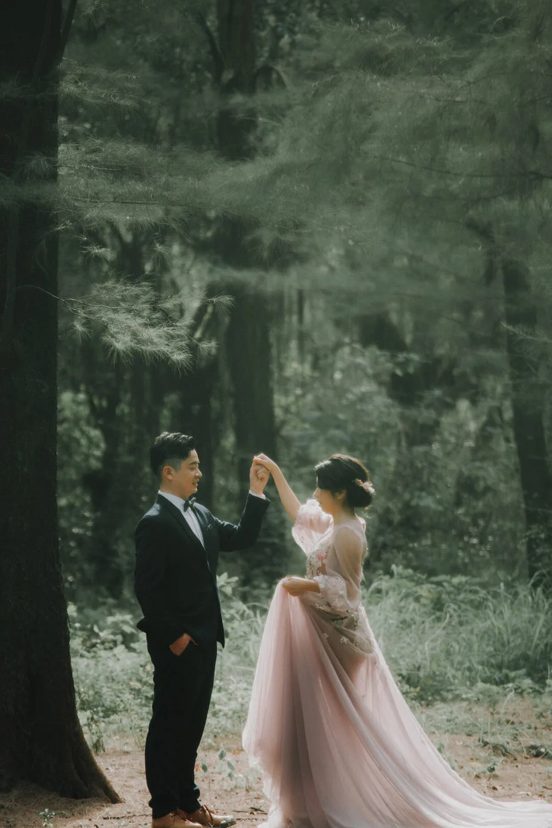 莫莉攝影 Molly Photography - 台南自助婚紗攝影 | 八田伴伴 手作禮服婚物所 - 新人婚紗照分享 / 台中婚紗禮服工作室 / 台中單租禮服 / 晚宴服租借