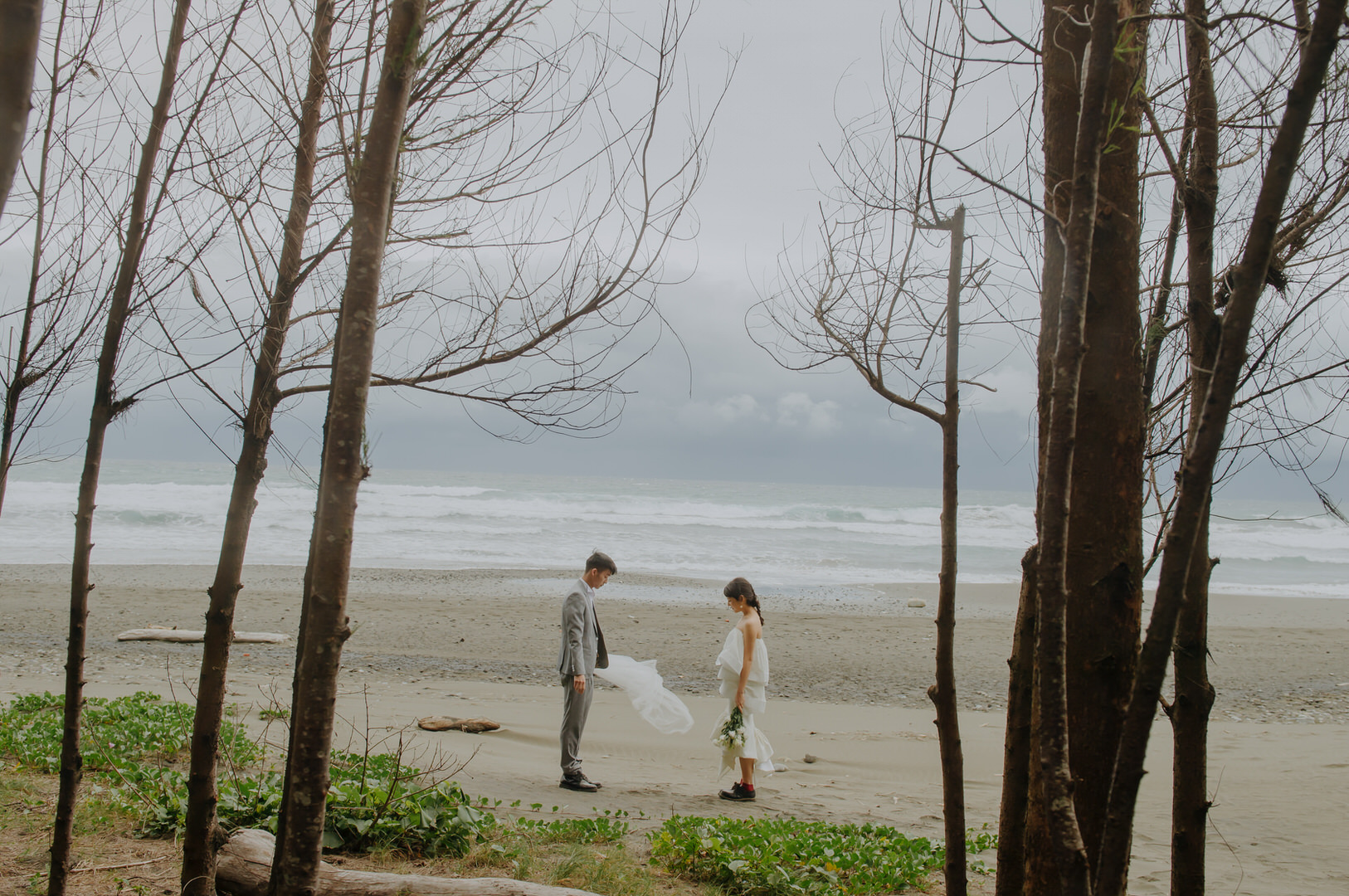 畫一份藍圖吧 | 天天樂事 Lost in Love,Always | 花東自助婚紗 | 聯名攝影團隊 | 優質婚紗推薦 | 八田伴伴 手作禮服婚物所-台中禮服出租/自助婚紗