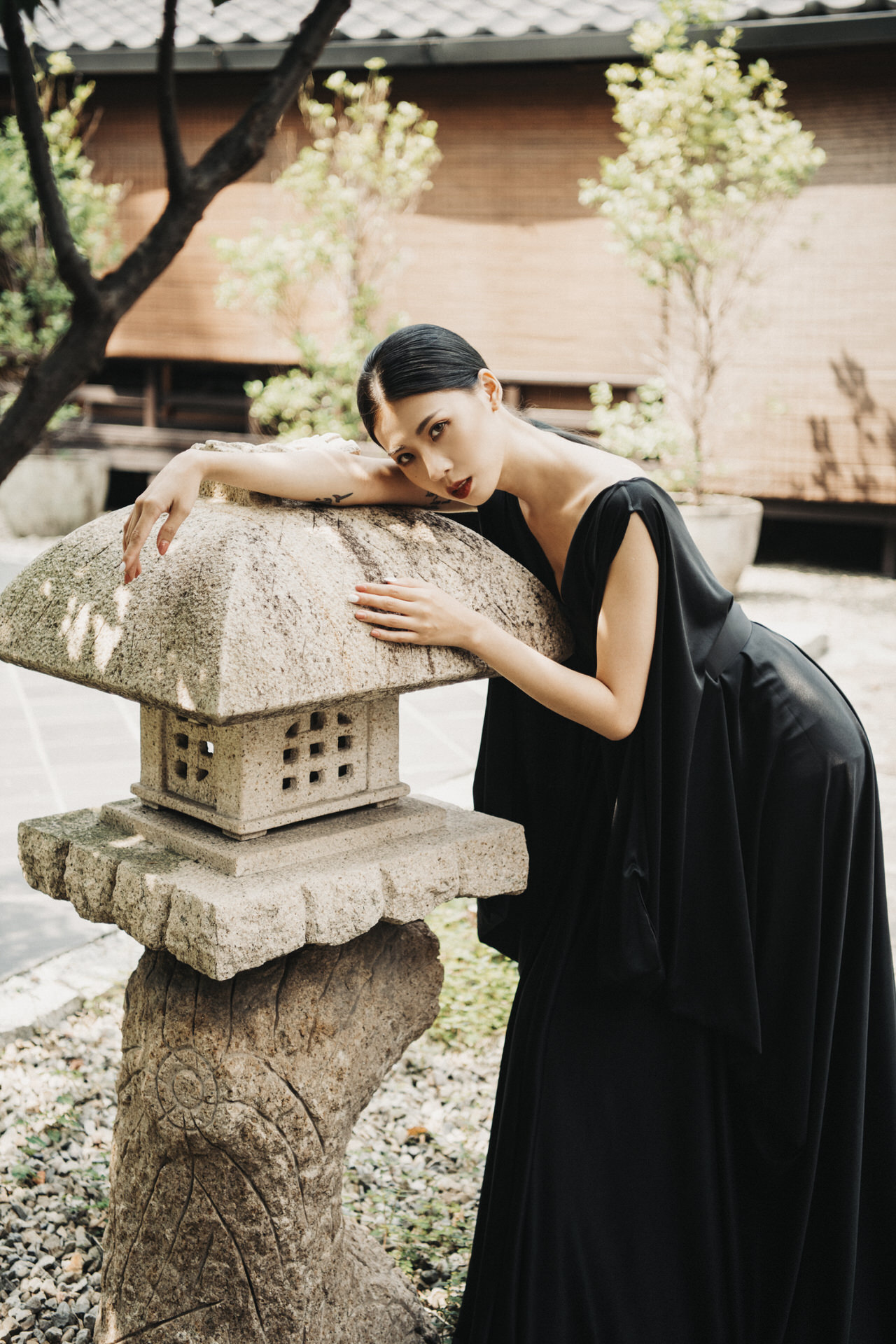 黑天鵝與白天鵝女神輕婚紗 | 台中婚紗聯名攝影 | 大柏 photography X 八田伴伴 手作禮服婚物所-台中禮服出租/自助婚紗