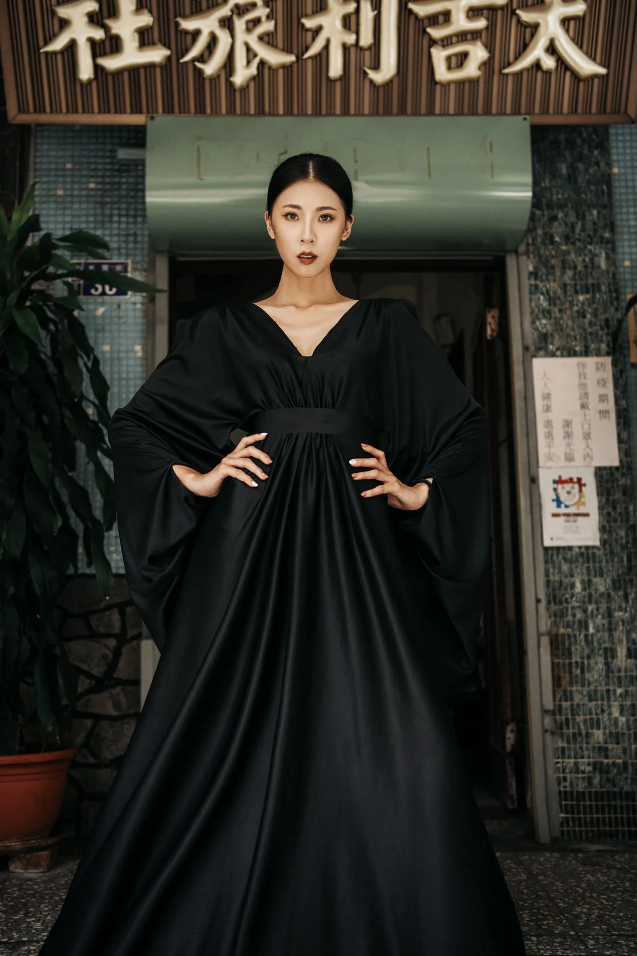 黑天鵝與白天鵝女神輕婚紗 | 台中婚紗聯名攝影 | 大柏 photography X 八田伴伴 手作禮服婚物所-台中禮服出租/自助婚紗