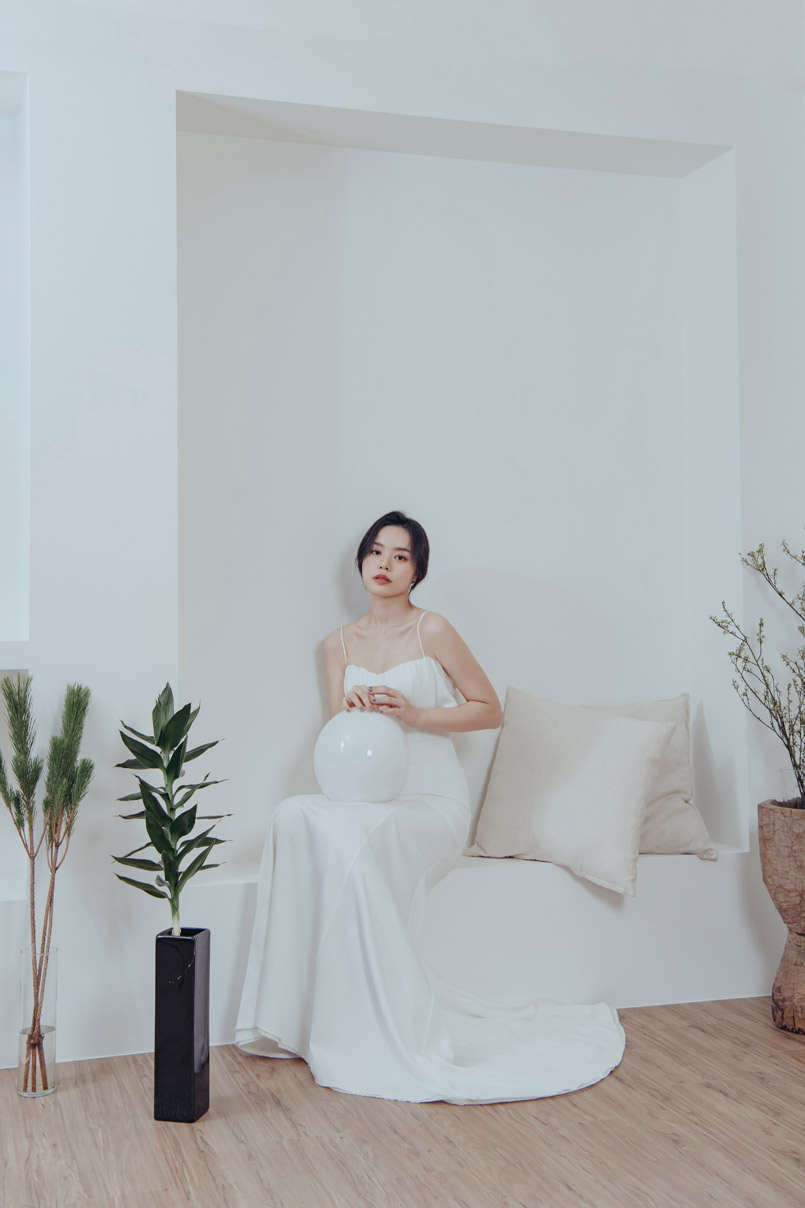 線上禮服 | Bride Collection | A-V079 | 攝影：蕭以姍 Moei Photography