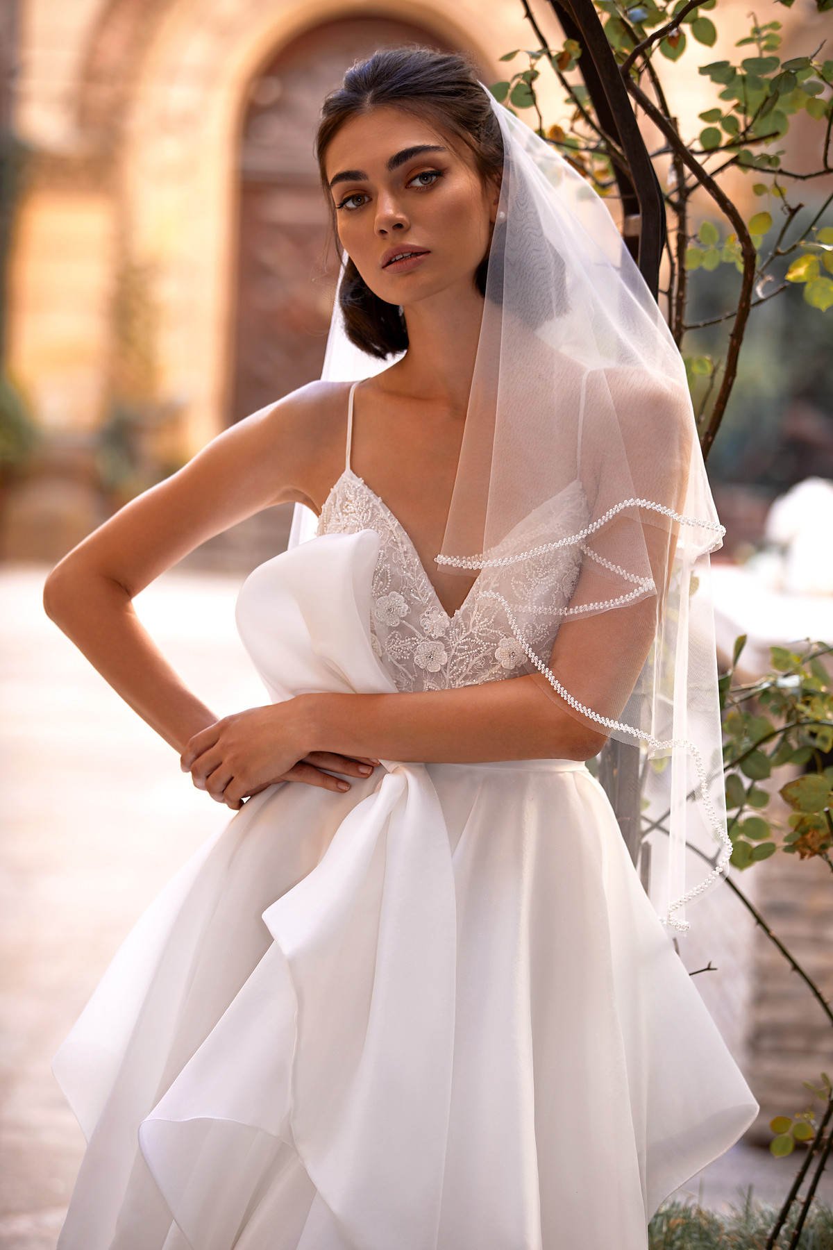 線上禮服 | Pollardi Collection | 西班牙手工婚紗 | A-V071