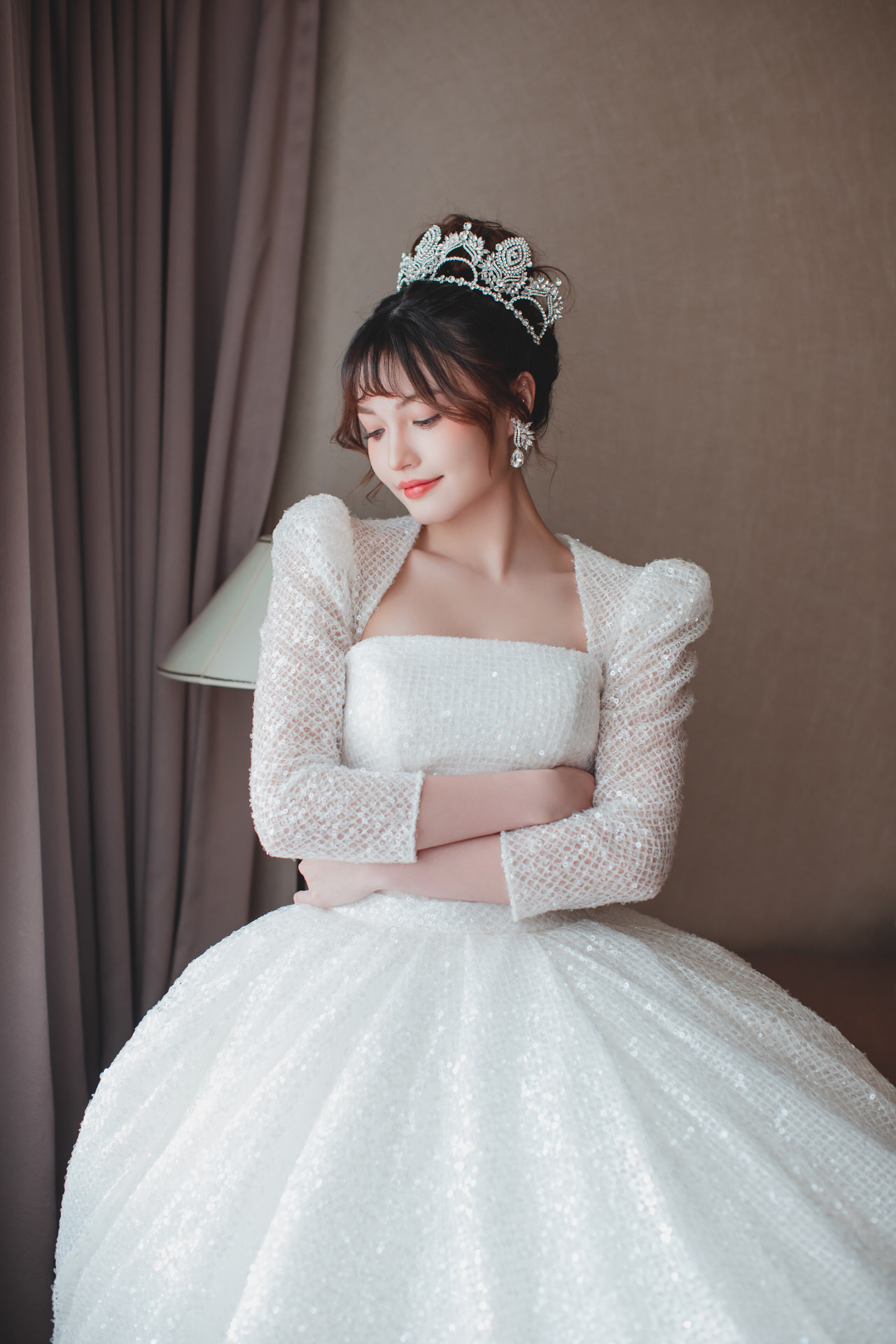 線上禮服 | Bride Collection | A-V106 | 三穿式華麗亮面紗訂製白紗