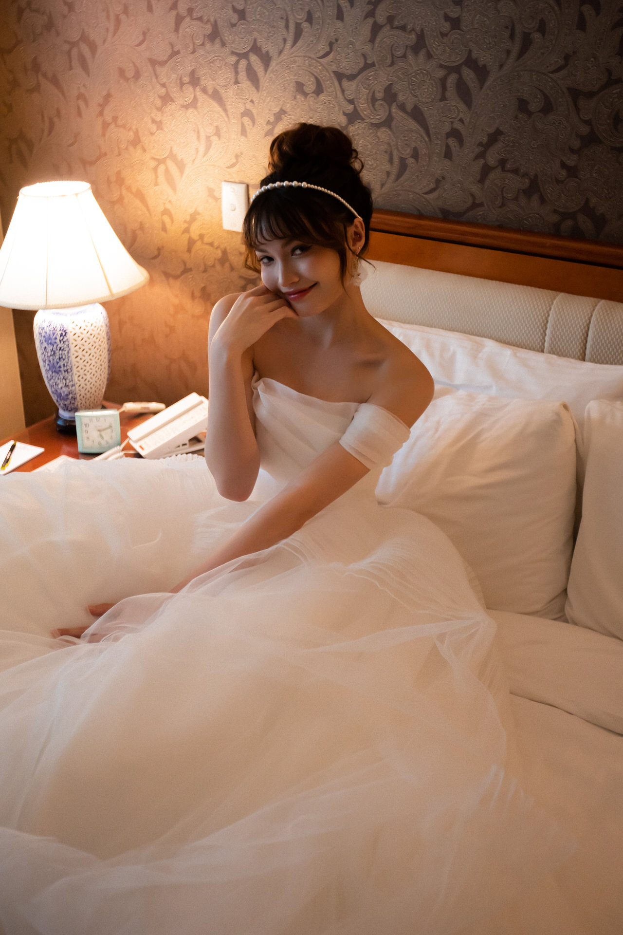 線上禮服 | Bride Collection | A-W070 | 單肩抹胸素面白紗