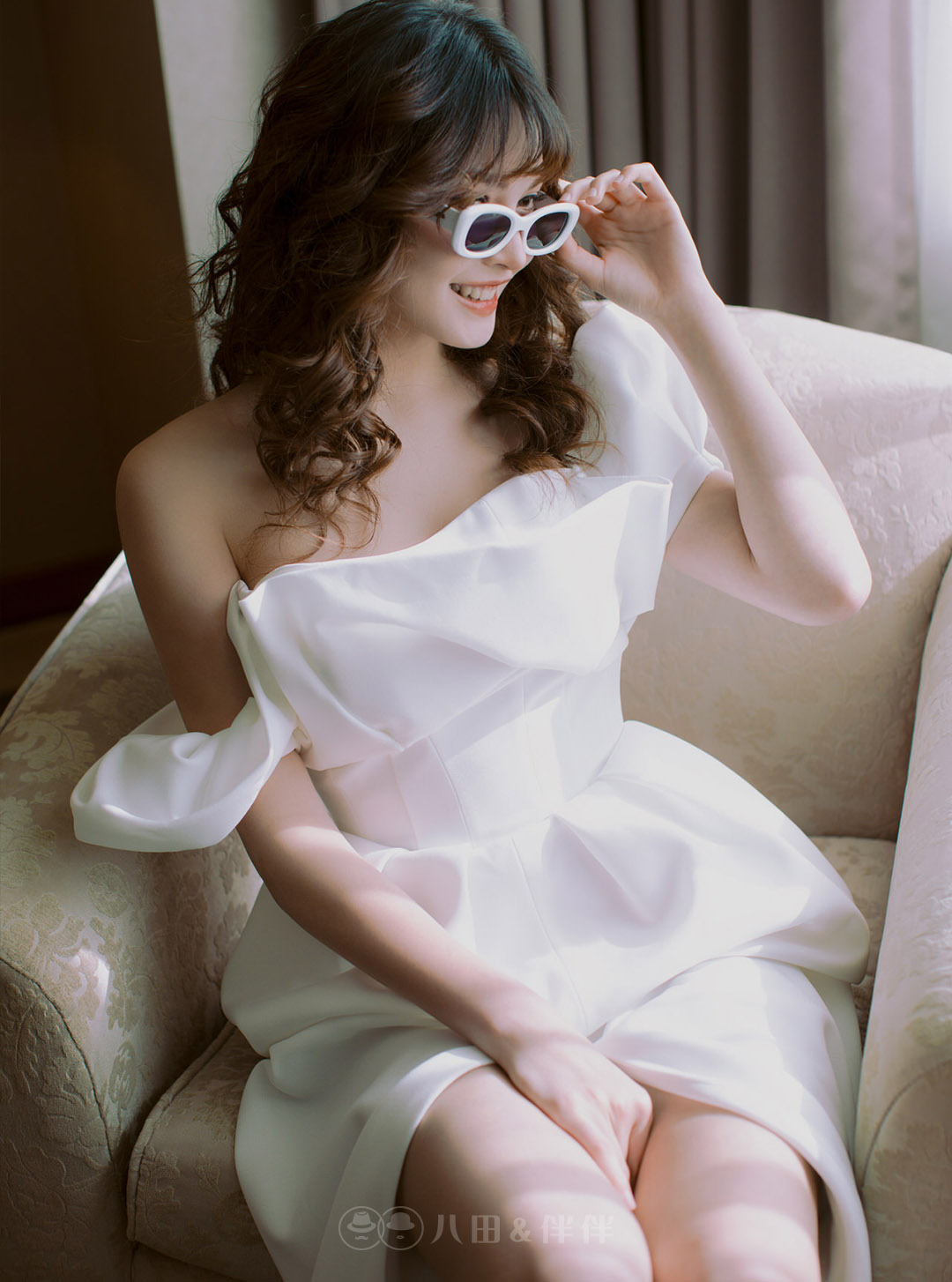 線上禮服 | Bride Collection | A-W072 | 花苞剪裁卡肩白紗