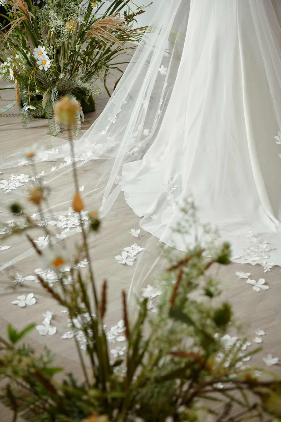 線上禮服 | Bride Collection | A-V104 | 抹胸露背魚尾蕾絲托擺白紗