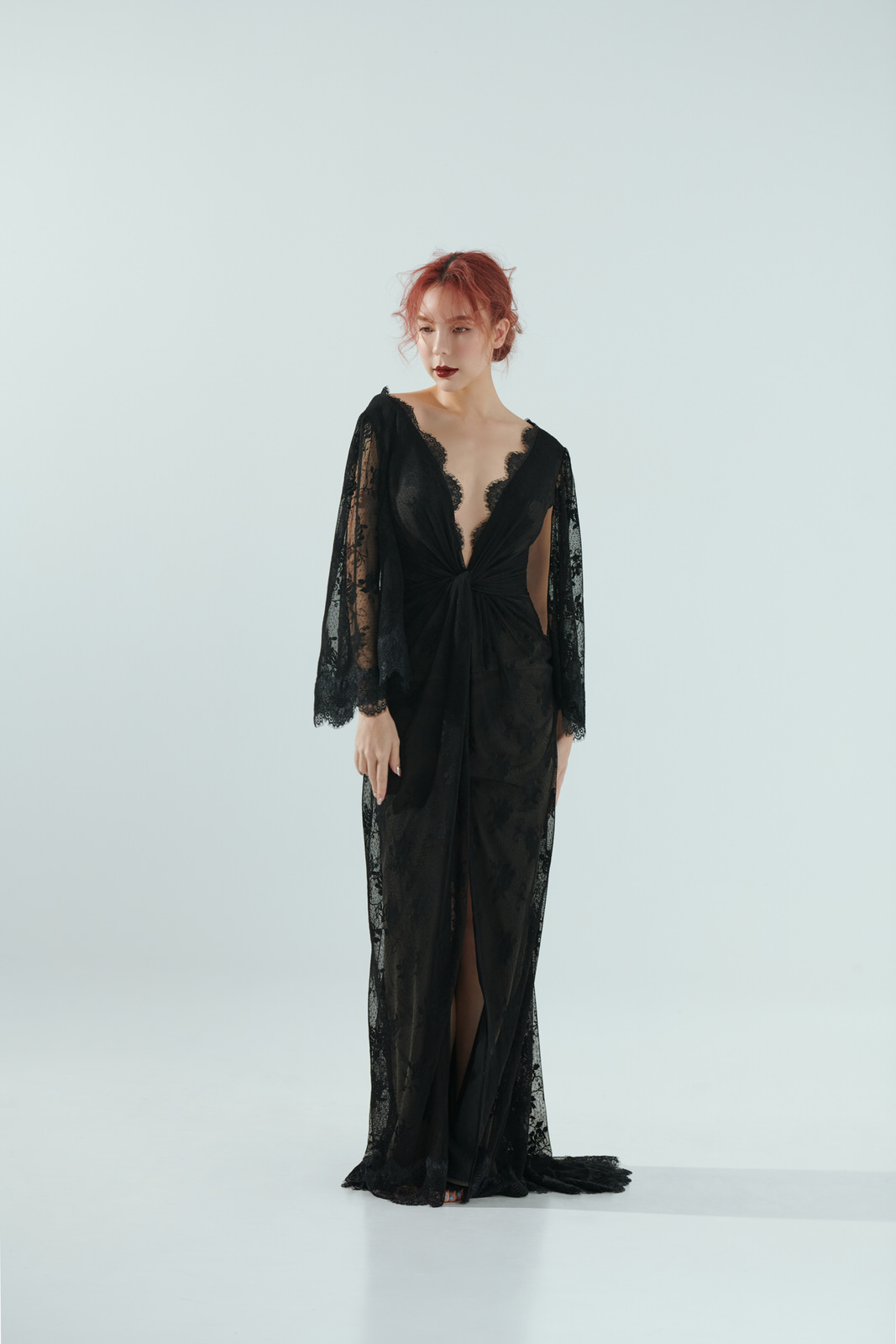 線上禮服 | Bride Collection | B-V098 | 前V後V蕾絲透膚晚禮服