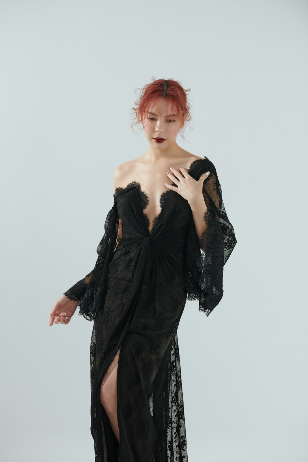 線上禮服 | Bride Collection | B-V098 | 前V後V蕾絲透膚晚禮服