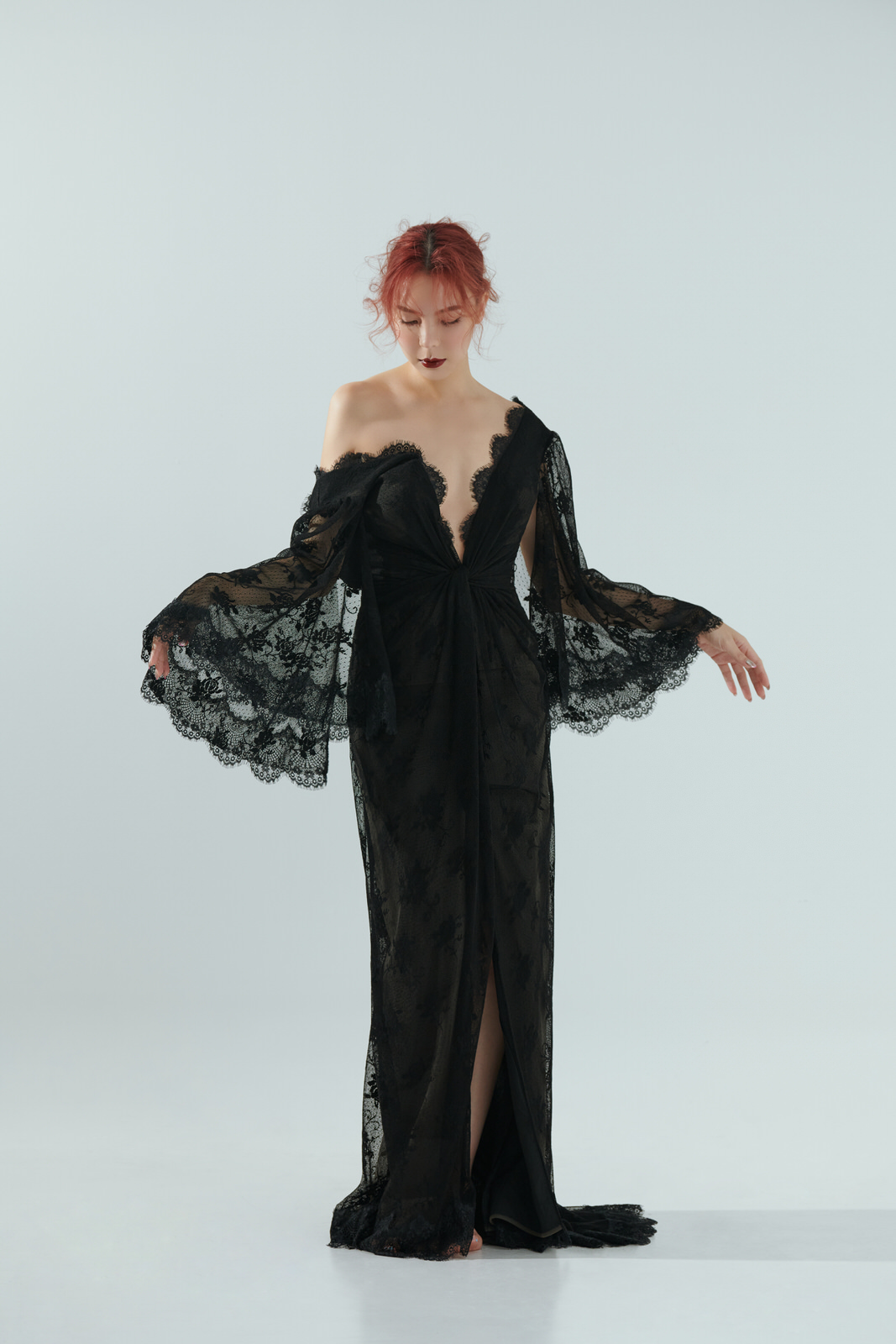 線上禮服 | Bride Collection | B-V098 | 前V後V蕾絲透膚晚禮服