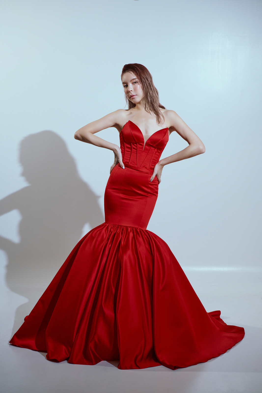 線上禮服 | Bride Collection | B-V101 | 馬甲V領罩杯浮誇魚尾紅色晚禮服