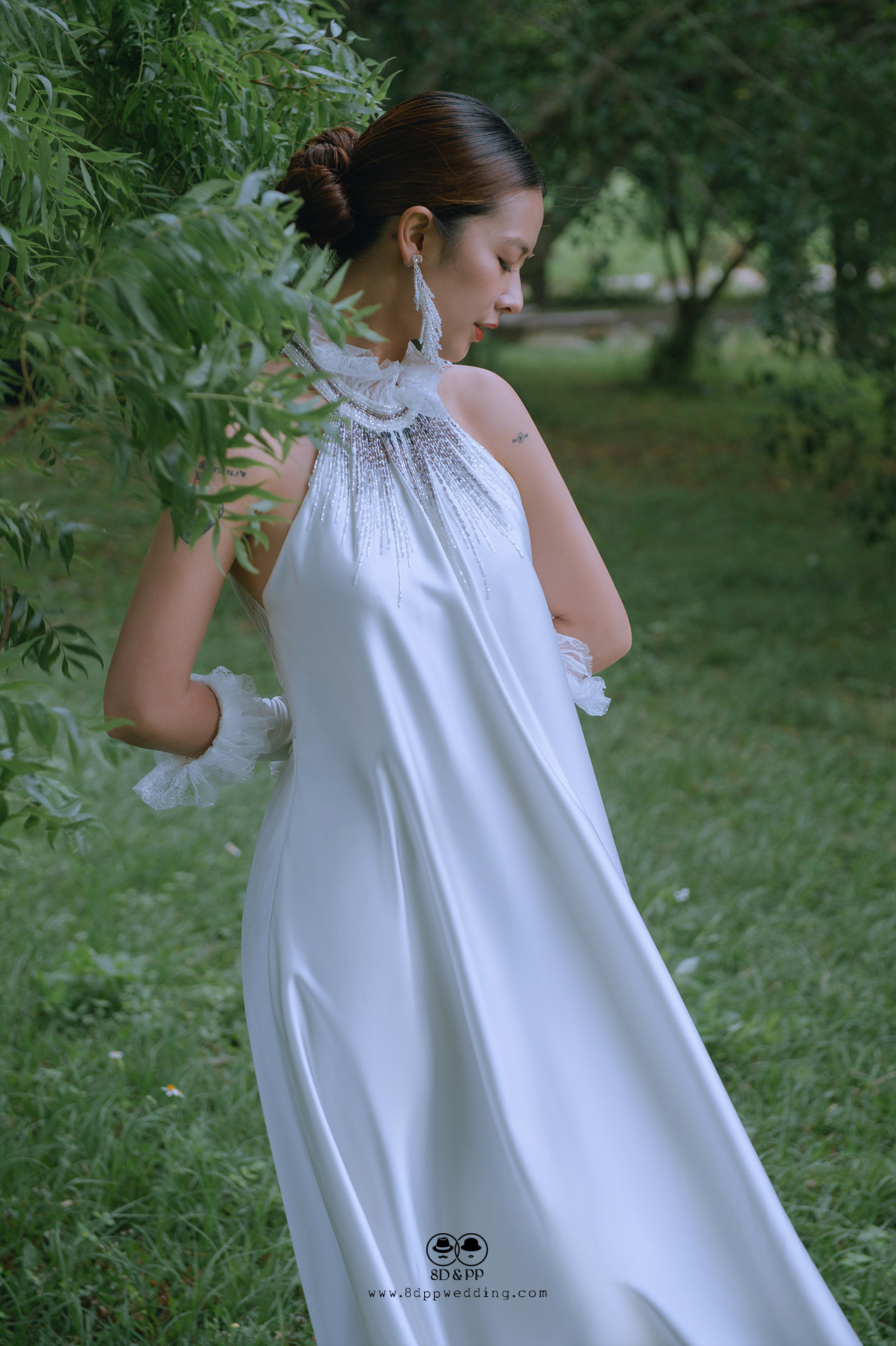 品牌婚紗 | 高領極簡風珍珠白婚紗 | 禮服租借 | 量身訂製 | 台中婚紗 | 八田伴伴 手作禮服婚物所