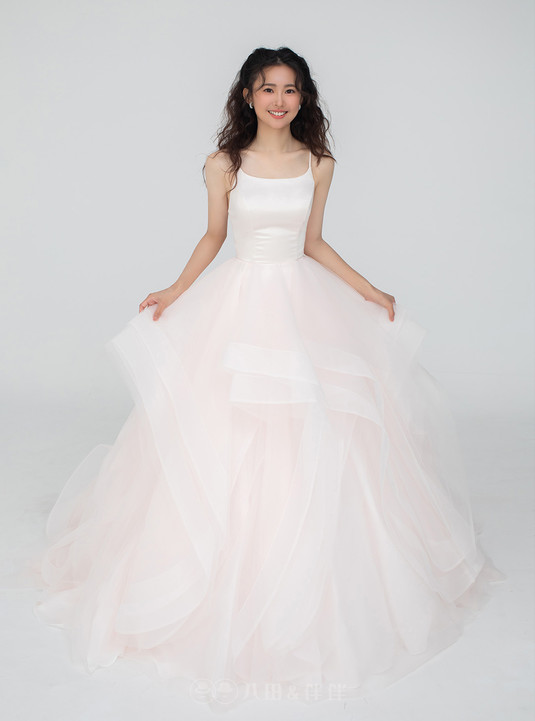 精品晚禮服 | 霧面緞歐根紗極簡婚紗 | 禮服租借 | 量身訂製 | 台中婚紗 | 八田伴伴 手作禮服婚物所