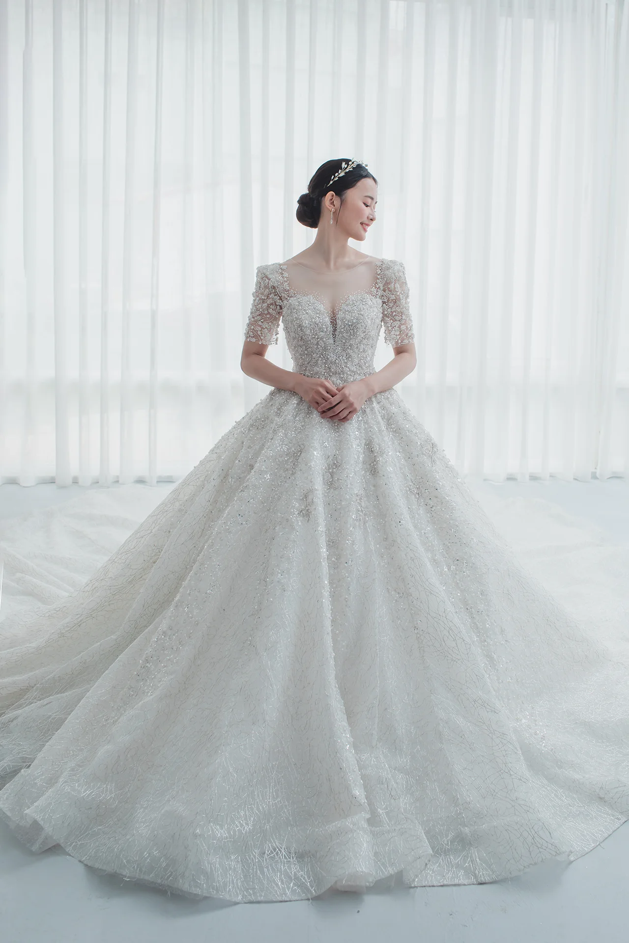 高級訂製款婚紗 | 銀白珠工主婚禮服 | 禮服租借 | 量身訂製 | 台中婚紗 | 八田伴伴 手作禮服婚物所