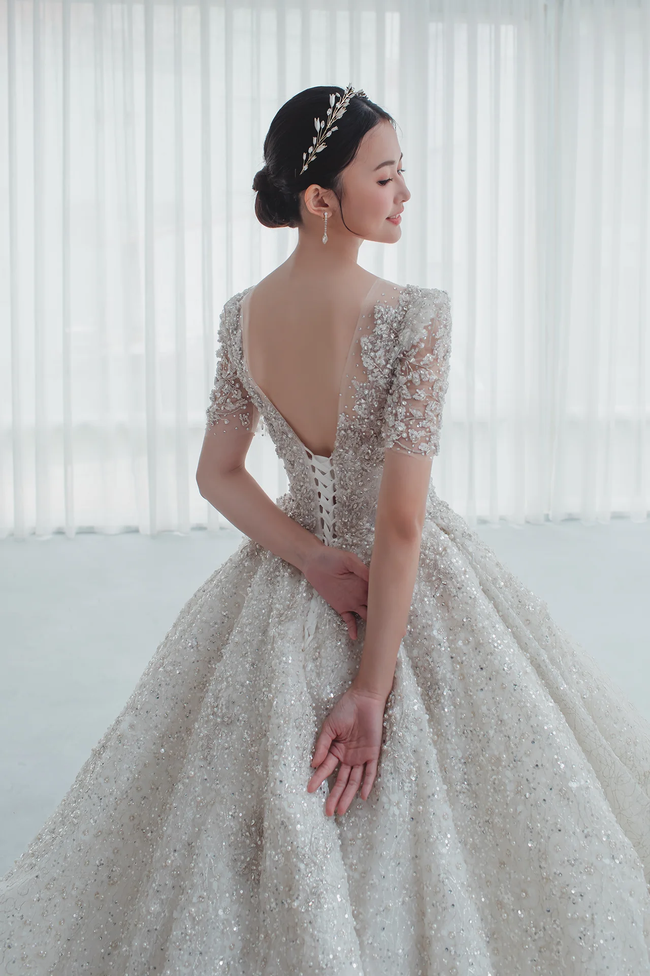 高級訂製款婚紗 | 銀白珠工主婚禮服 | 禮服租借 | 量身訂製 | 台中婚紗 | 八田伴伴 手作禮服婚物所