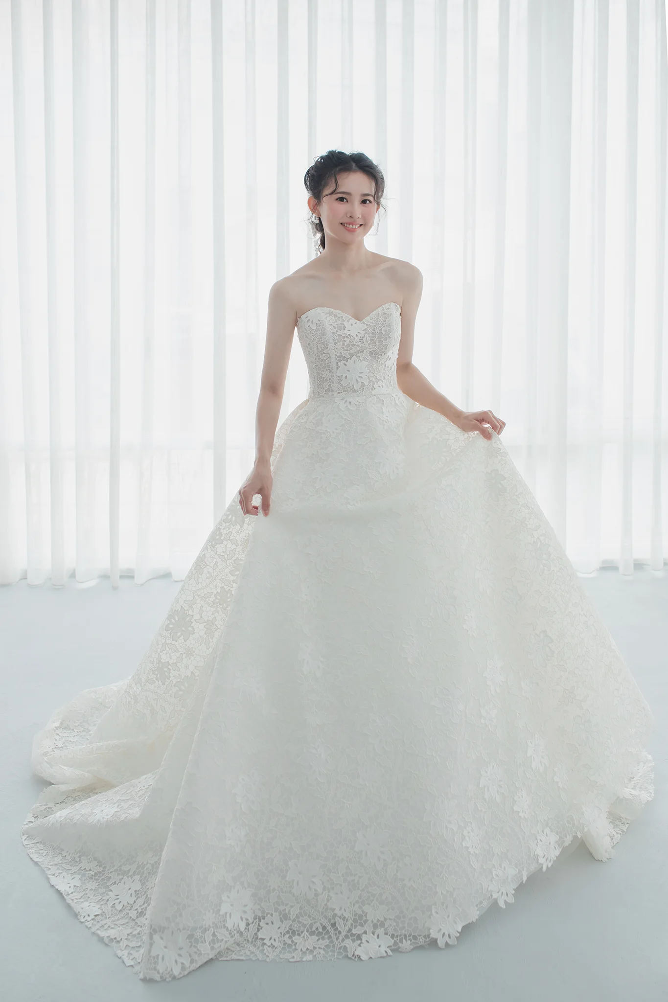 品牌婚紗 | 極簡經典蕾絲款婚紗 | 禮服租借 | 量身訂製 | 台中婚紗 | 八田伴伴 手作禮服婚物所