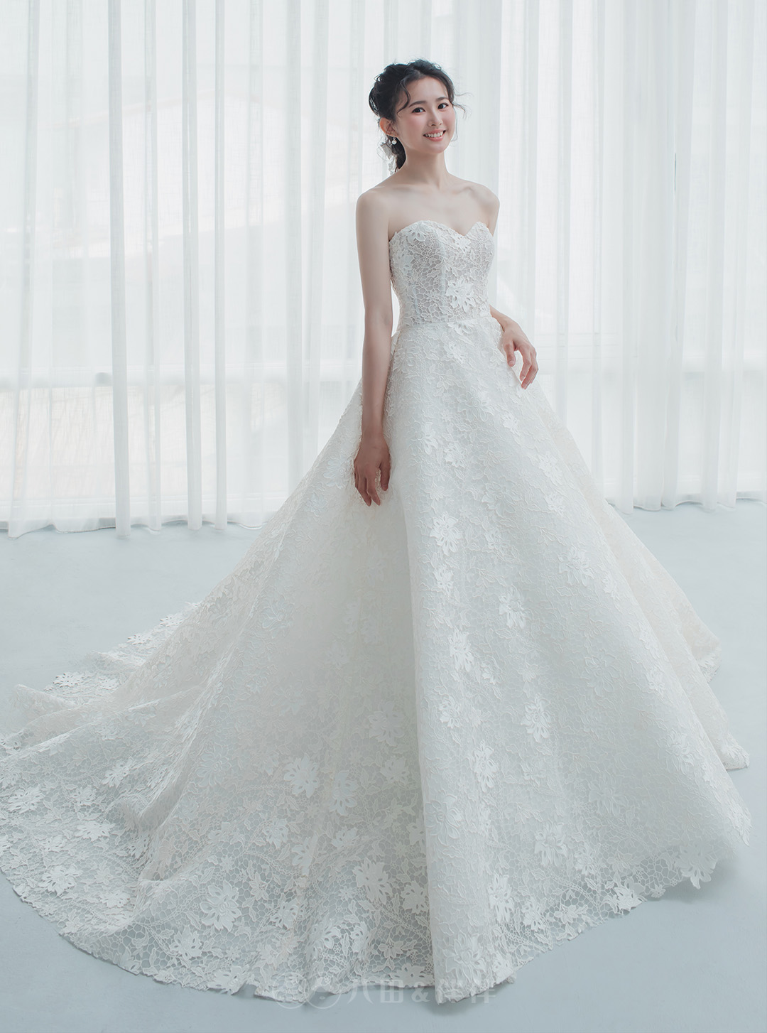 品牌婚紗 | 極簡經典蕾絲款婚紗 | 禮服租借 | 量身訂製 | 台中婚紗 | 八田伴伴 手作禮服婚物所