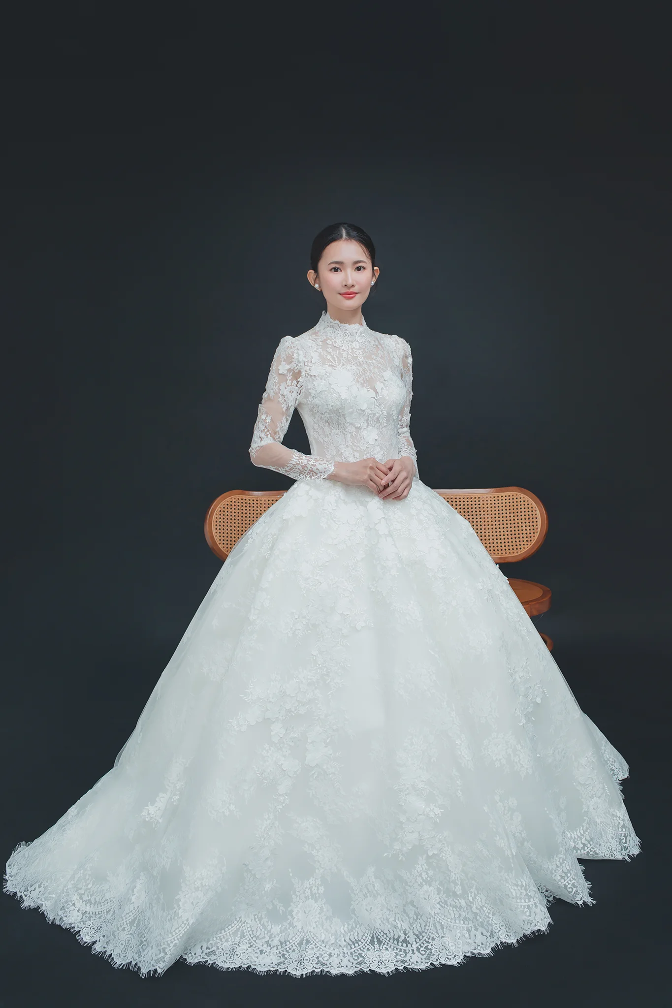 品牌婚紗 | 高領蕾絲長袖白紗 | 禮服租借 | 量身訂製 | 台中婚紗 | 八田伴伴 手作禮服婚物所