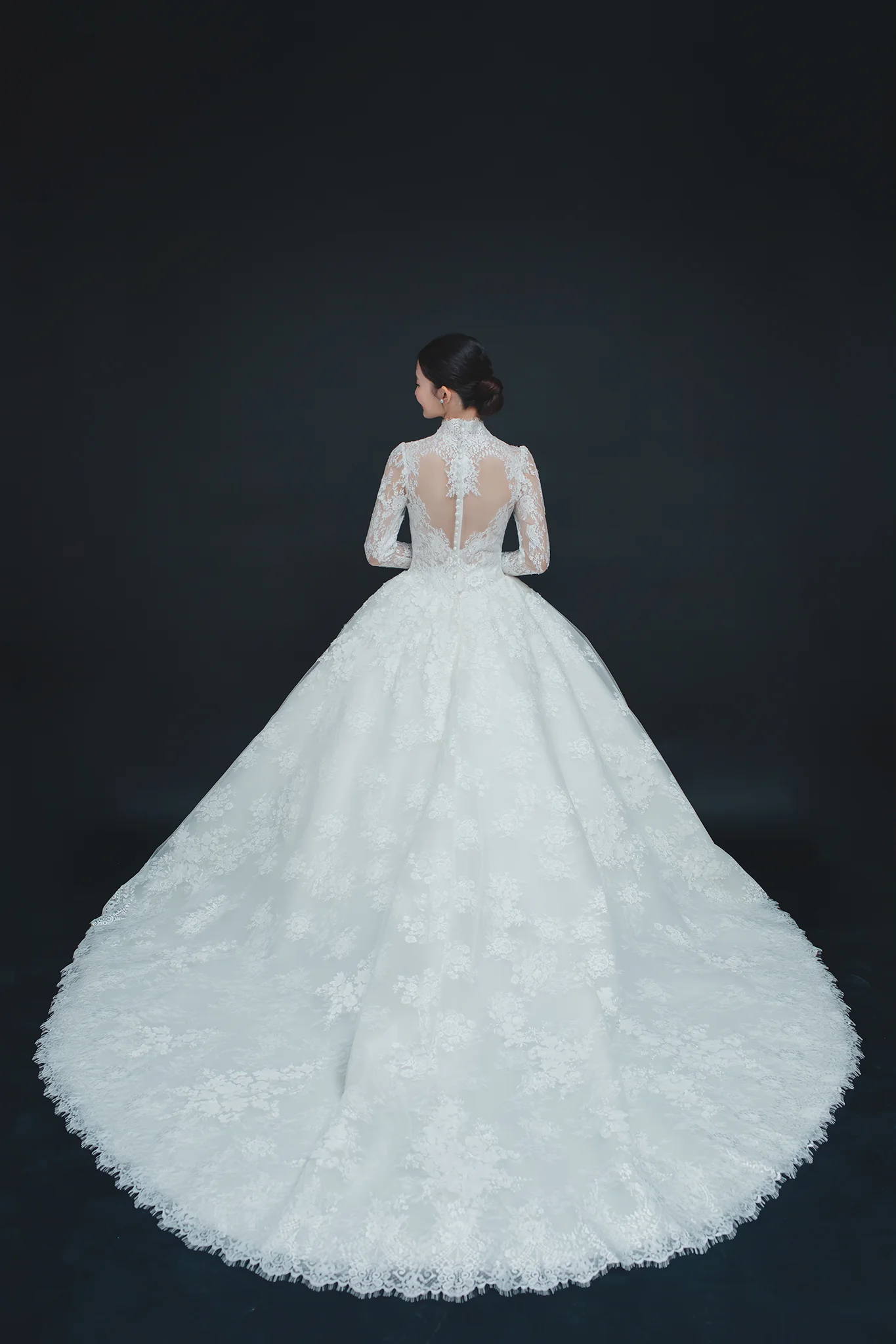 牌婚紗 | 高領蕾絲長袖白紗 | 禮服租借 | 量身訂製 | 台中婚紗 | 八田伴伴 手作禮服婚物所