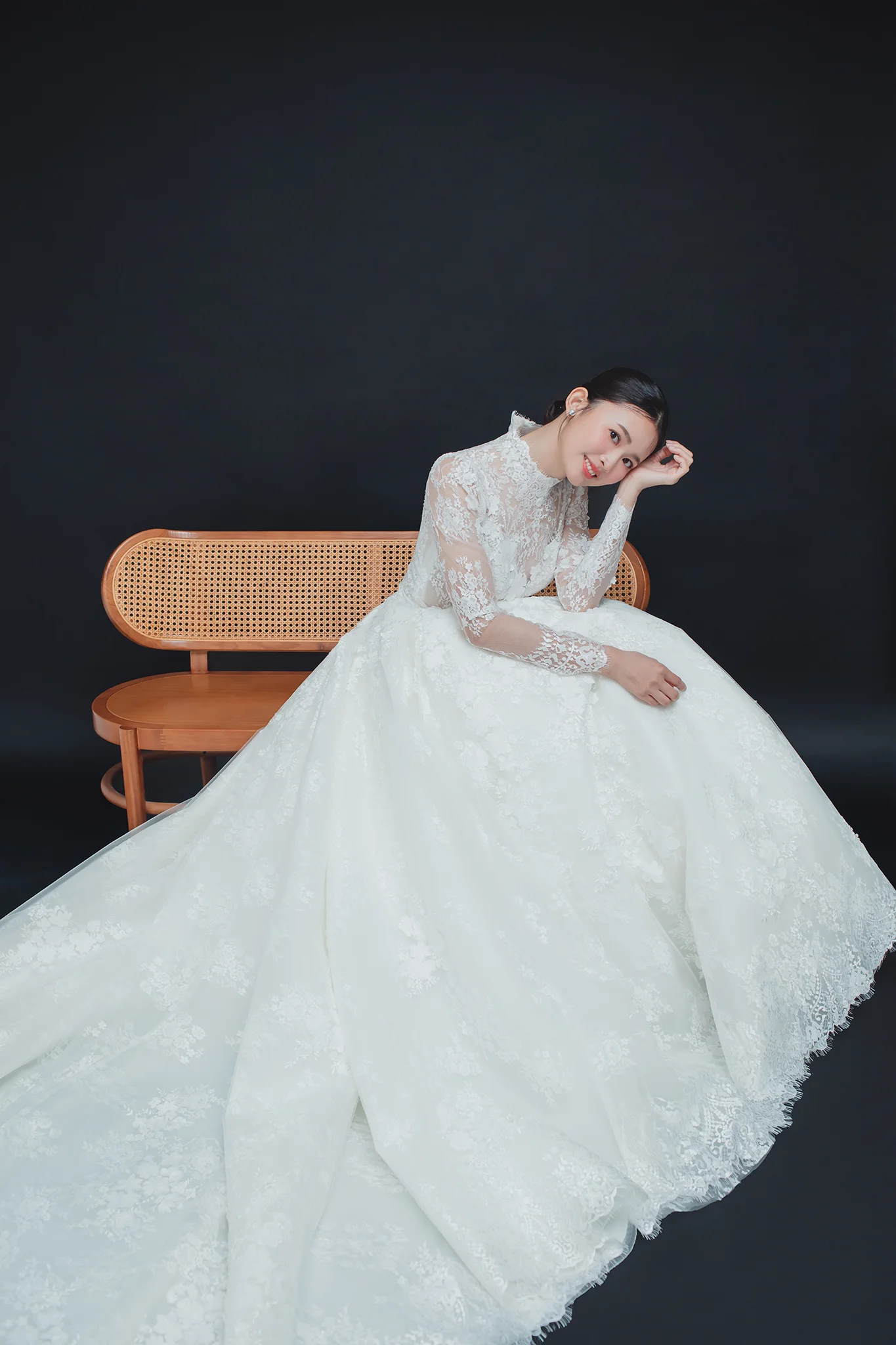 牌婚紗 | 高領蕾絲長袖白紗 | 禮服租借 | 量身訂製 | 台中婚紗 | 八田伴伴 手作禮服婚物所