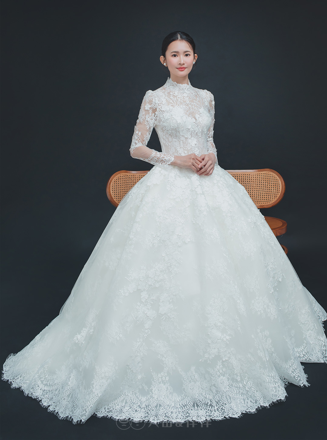 牌婚紗 | 高領蕾絲長袖白紗 | 禮服租借 | 量身訂製 | 台中婚紗 | 八田伴伴 手作禮服婚物所