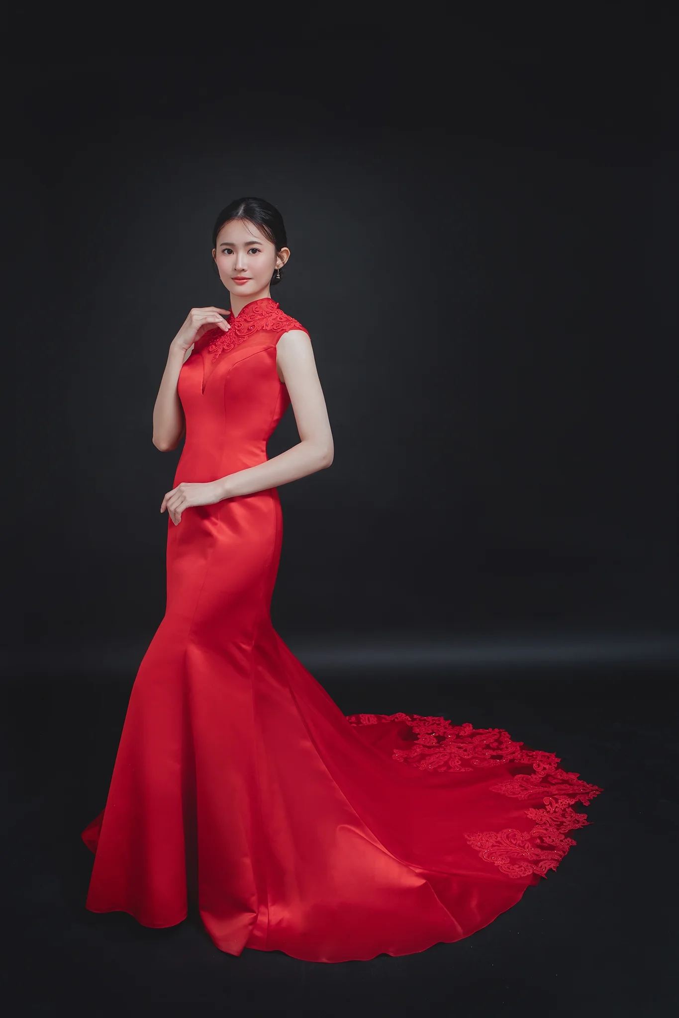 精品晚禮服 | 新中式紅緞魚尾旗袍禮服 | 禮服租借 | 量身訂製 | 台中婚紗 | 八田伴伴 手作禮服婚物所