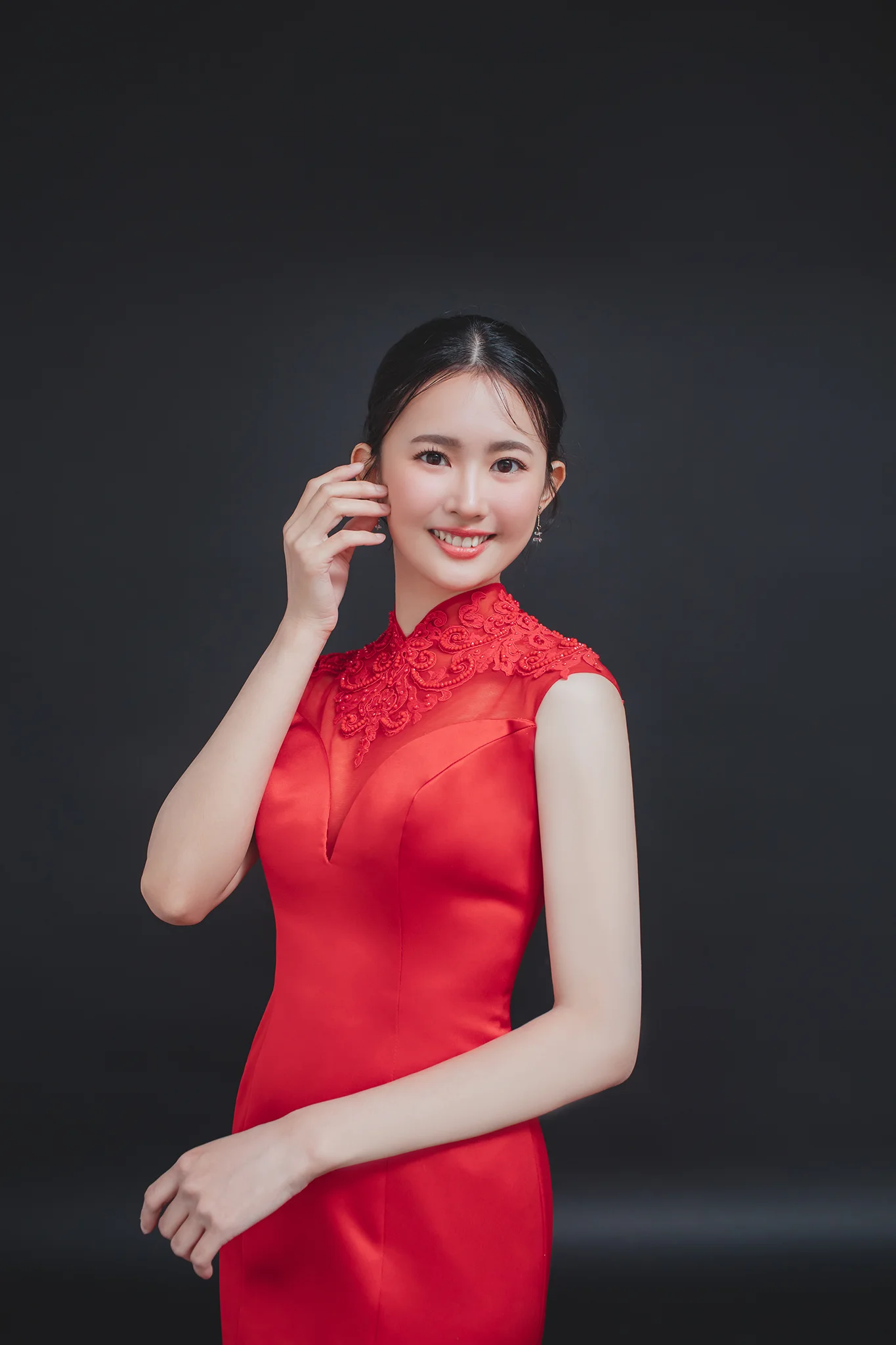 精品晚禮服 | 新中式紅緞魚尾旗袍禮服 | 禮服租借 | 量身訂製 | 台中婚紗 | 八田伴伴 手作禮服婚物所