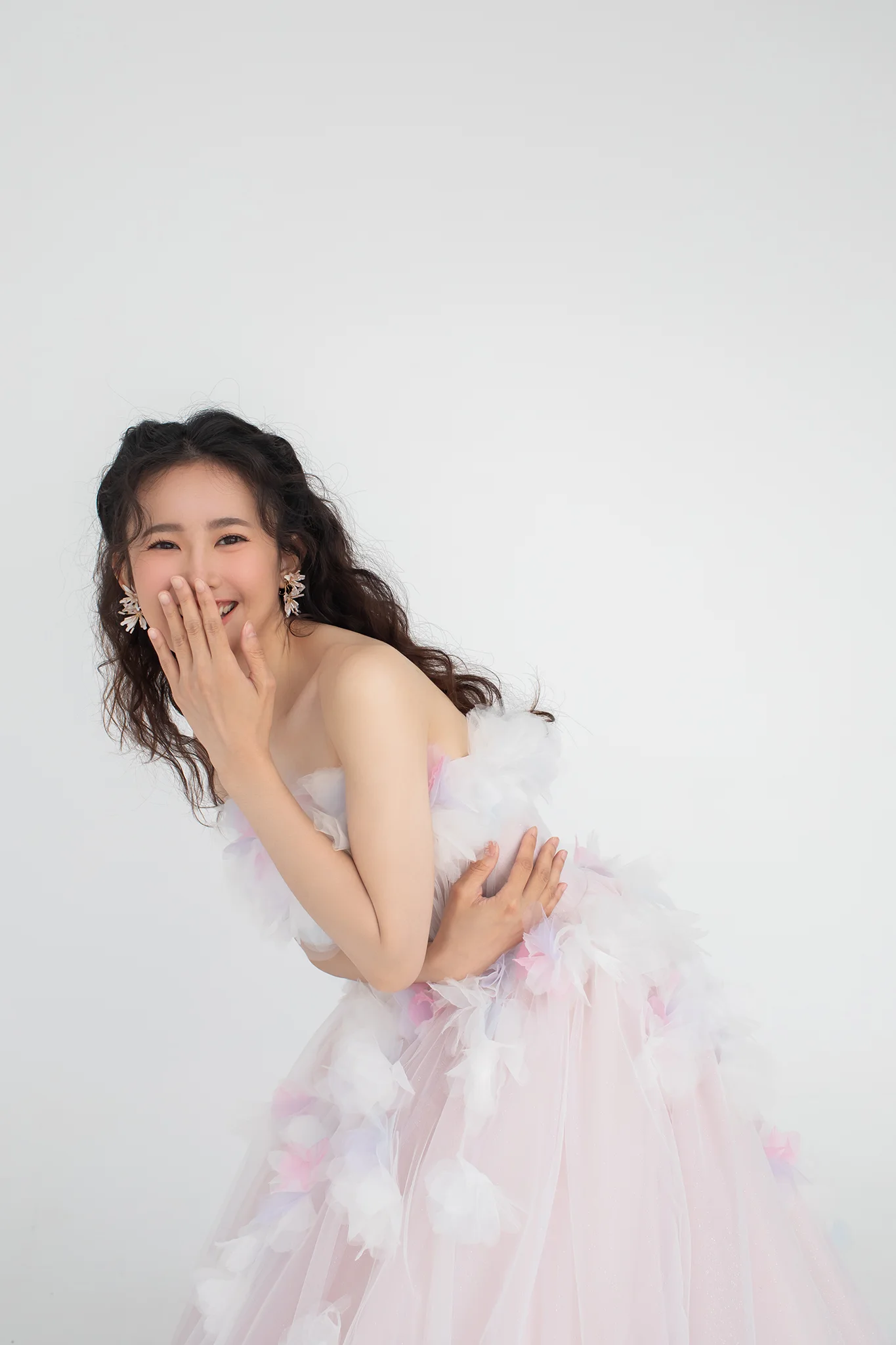 精品晚禮服 | 霧粉羽花手作禮服 | 禮服租借 | 量身訂製 | 台中婚紗 | 八田伴伴 手作禮服婚物所