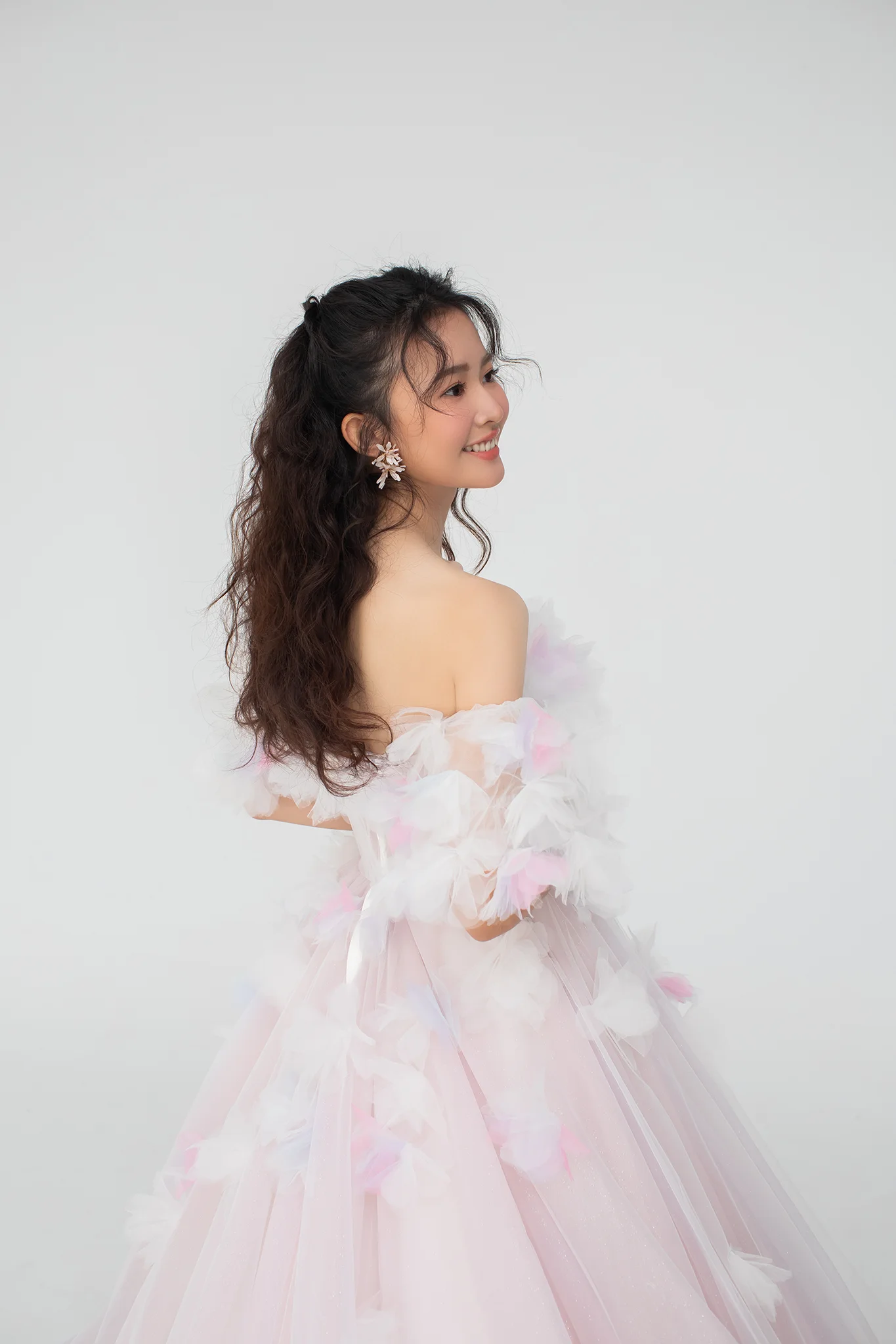 精品晚禮服 | 霧粉羽花手作禮服 | 禮服租借 | 量身訂製 | 台中婚紗 | 八田伴伴 手作禮服婚物所