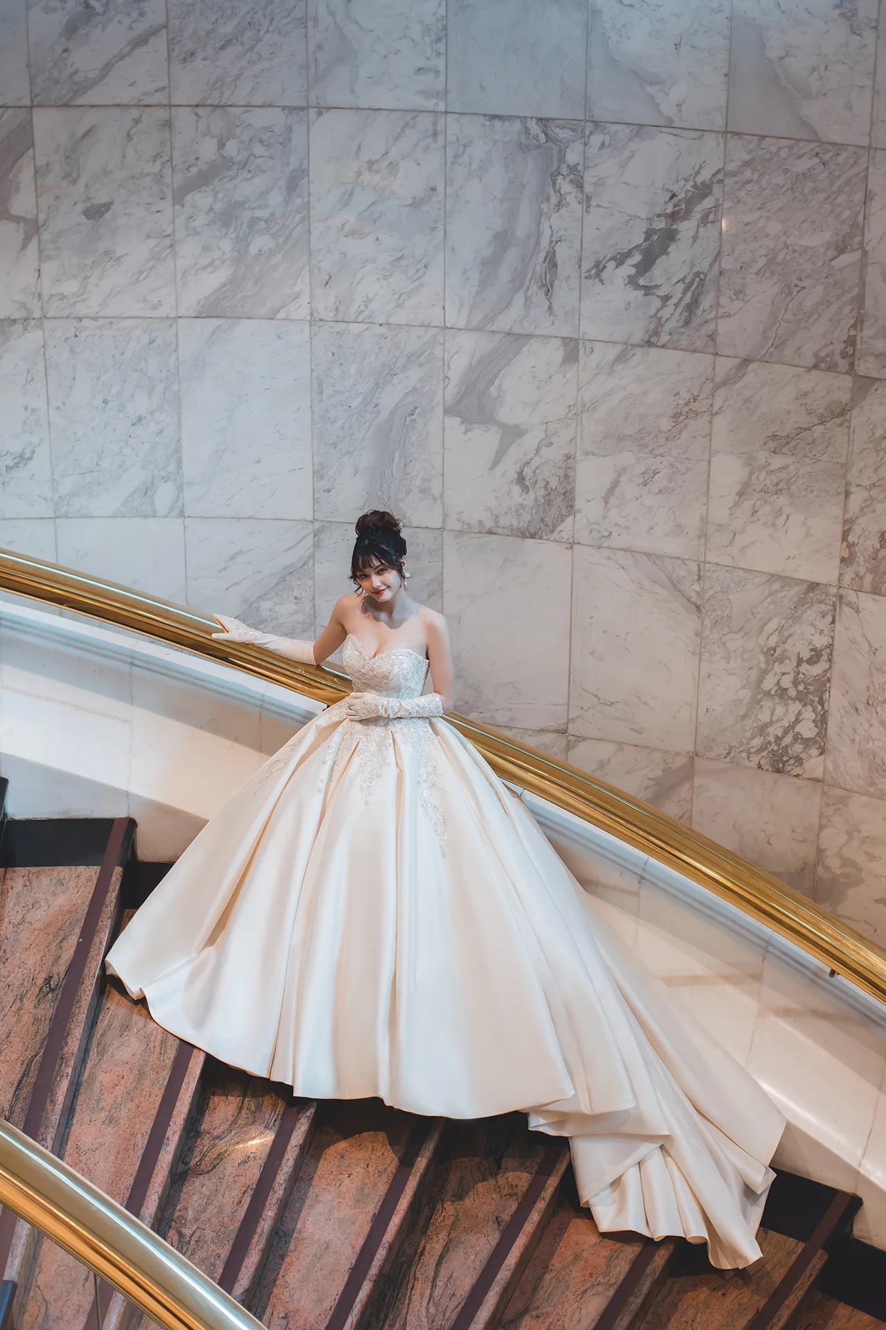 高級訂製款婚紗 | 厚緞立體珠繡宮廷蓬裙 | 禮服租借 | 量身訂製 | 台中婚紗 | 八田伴伴 手作禮服婚物所