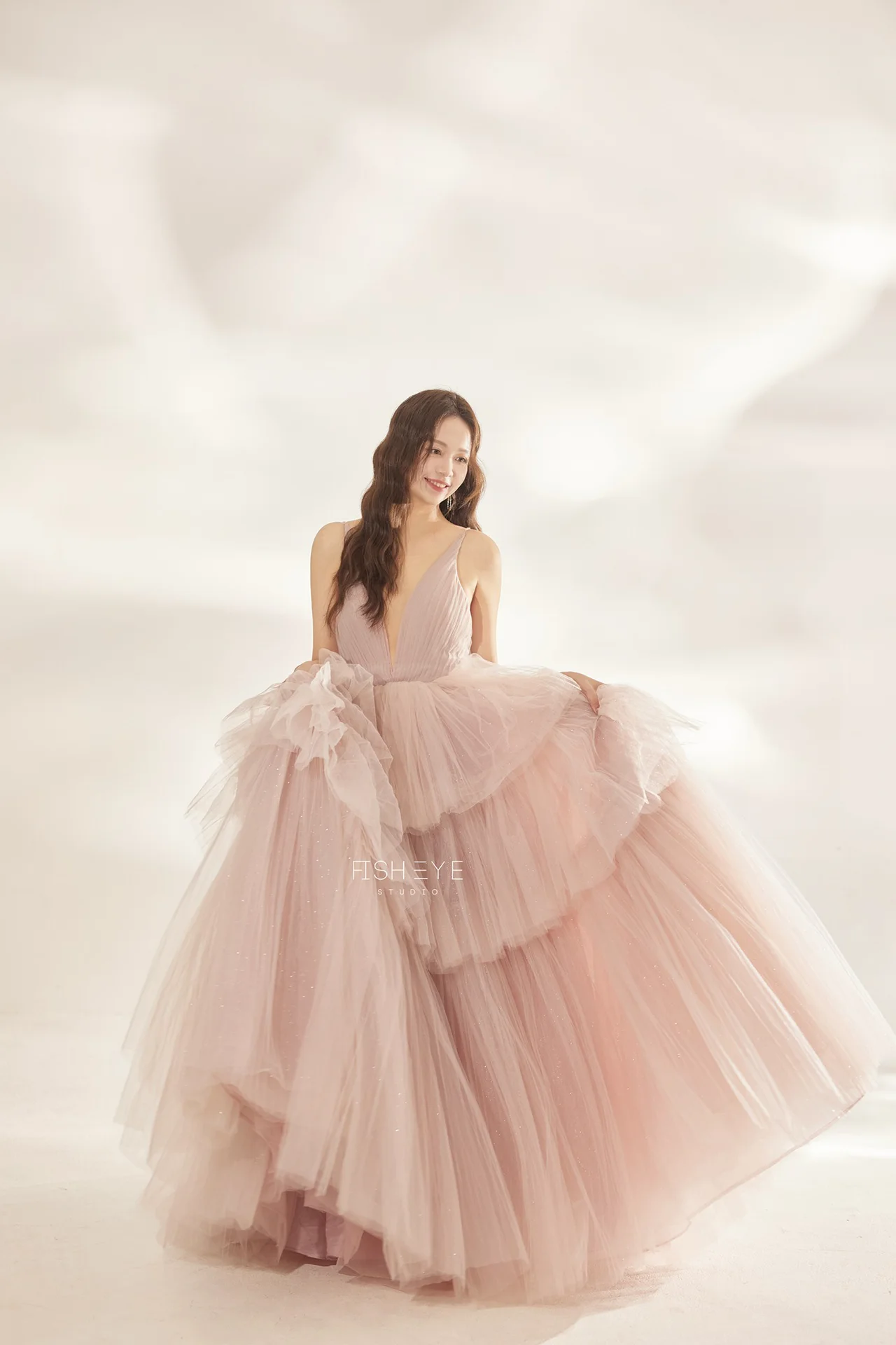新人婚紗實穿拍攝 | 台中禮服租借 | 量身訂製婚紗 | 八田伴伴 手作禮服婚物所 新人婚紗實穿拍攝 | Fish Eye Studio 魚小魚攝影工作室 | 台中婚紗