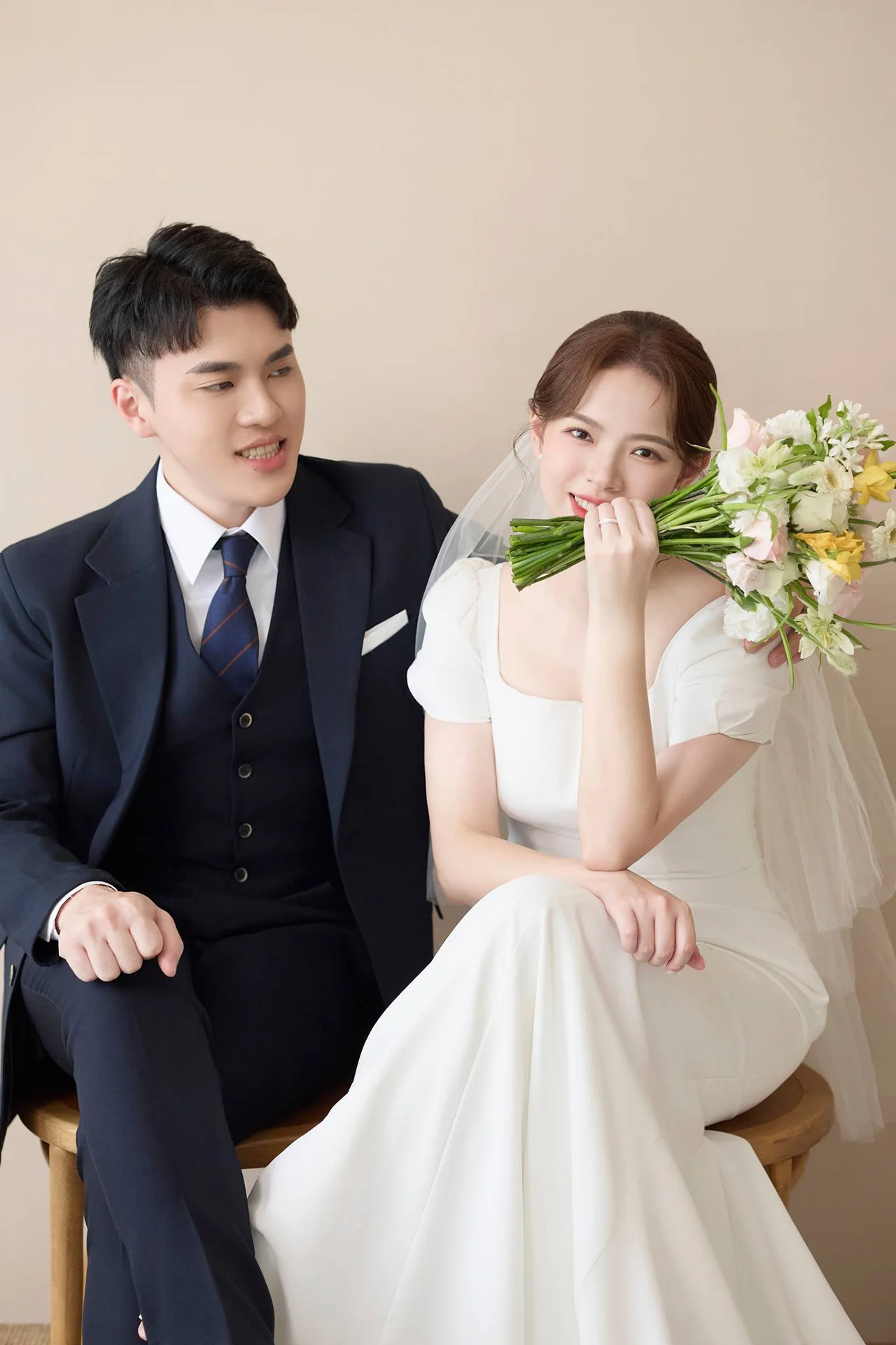 新人婚紗實穿拍攝 | 台中禮服租借 | 量身訂製婚紗 | 八田伴伴 手作禮服婚物所 新人婚紗實穿拍攝 | Fish Eye Studio 魚小魚攝影工作室 | 台中婚紗