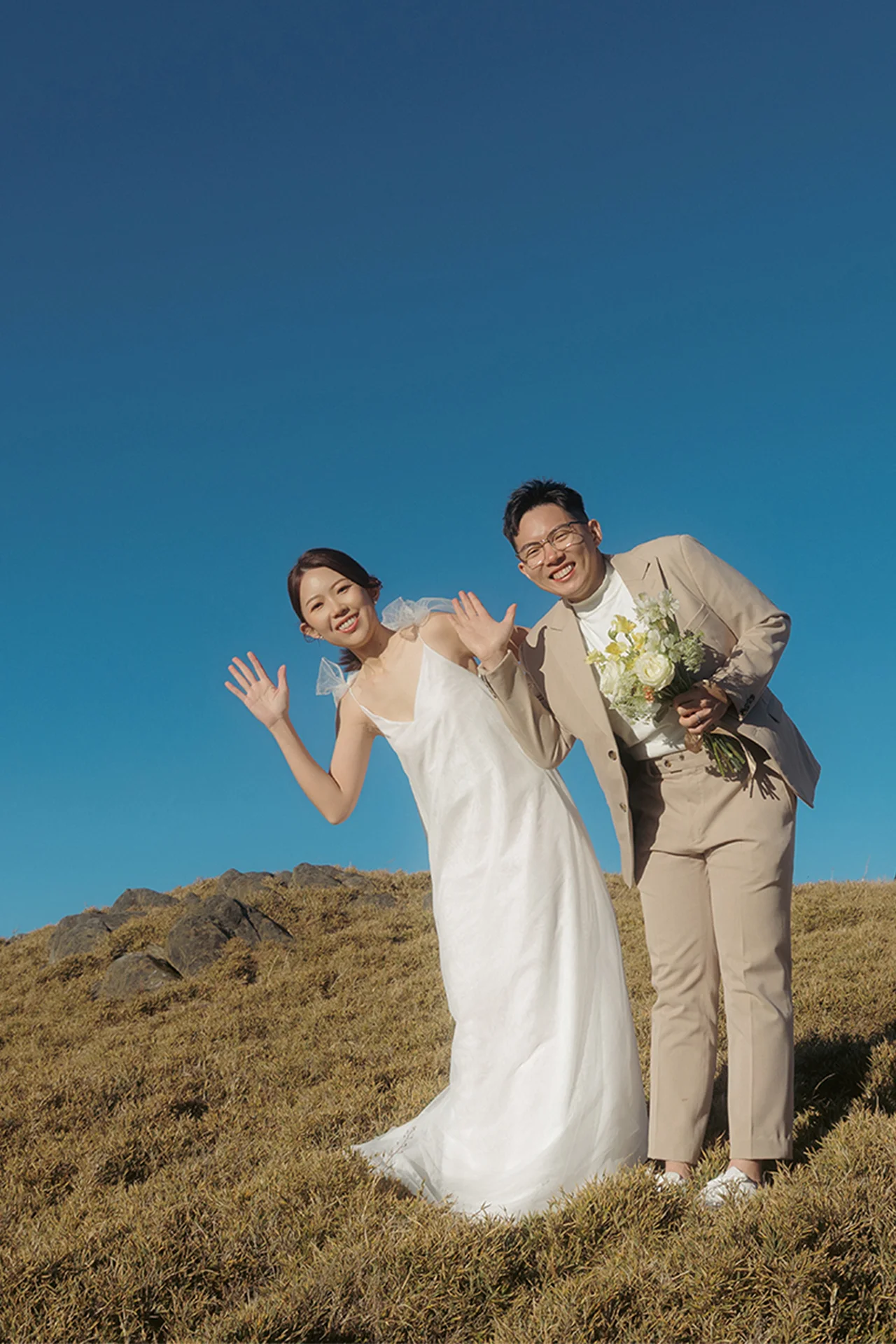 新人婚紗實穿拍攝 | 台中禮服租借 | 量身訂製婚紗 | 八田伴伴 手作禮服婚物所 新人婚紗實穿拍攝 | ZOZO CHENG攝影工作室 | 台中婚紗