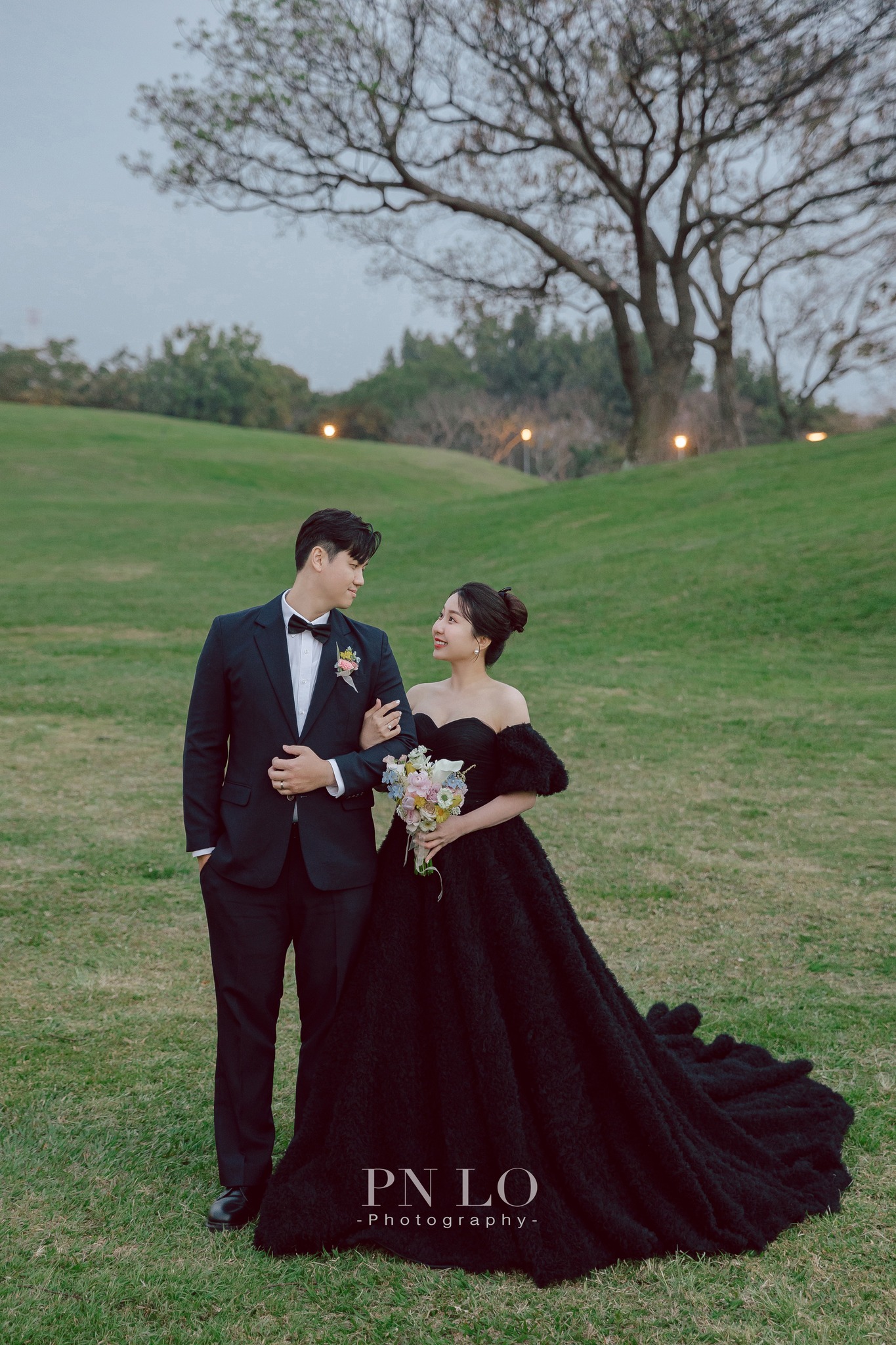 笑容與擁抱 | 婚紗攝影 | 裴妮 PNLOPhotography | 新竹攝影工作室 | 八田伴伴 手作禮服婚物所